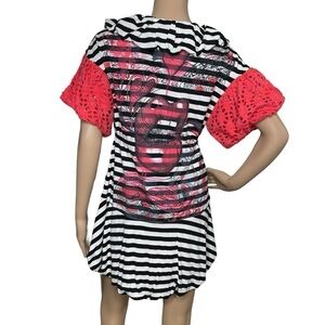 Nuvula striped mini dress with graphic print med